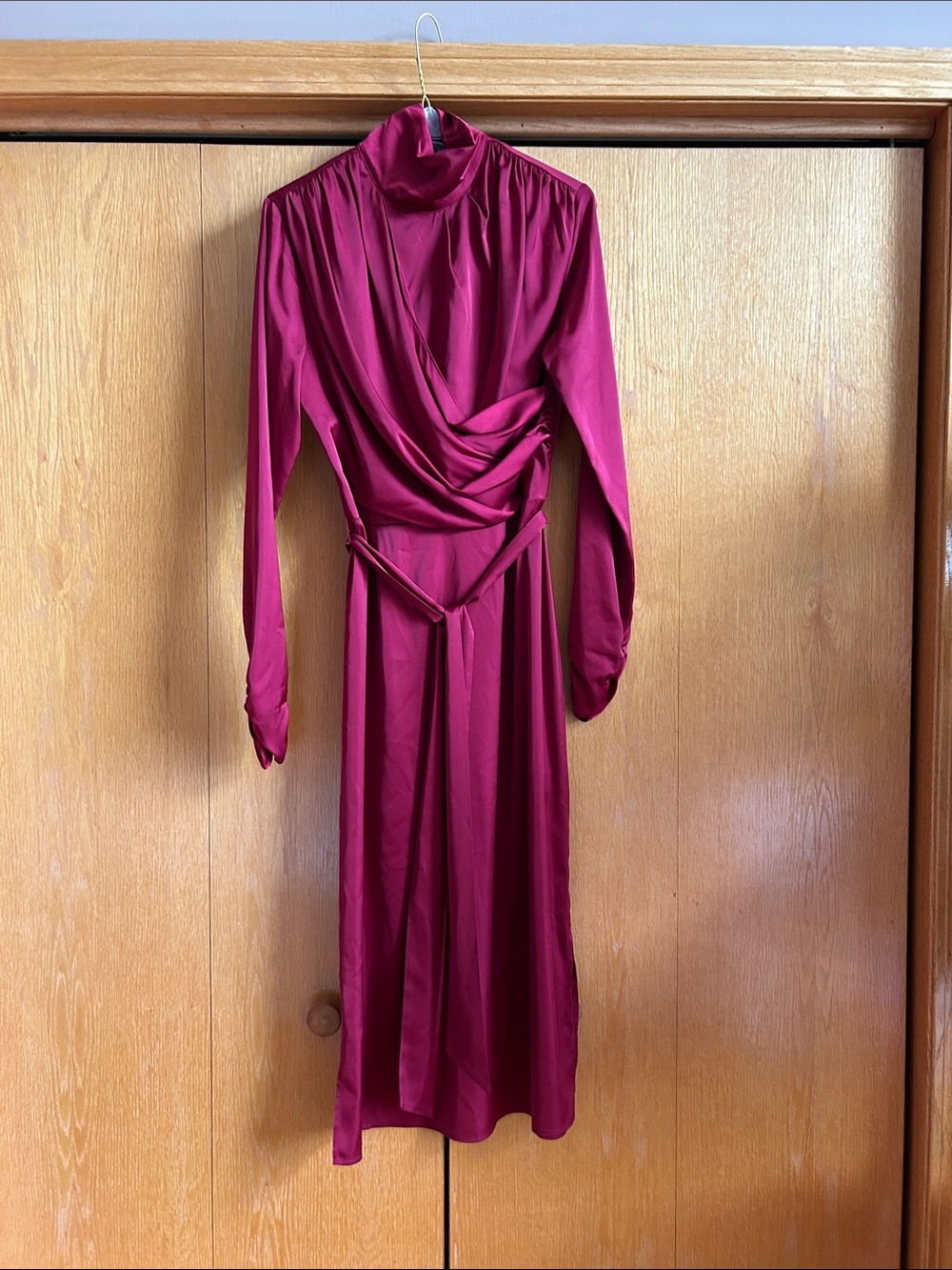 Alexia Admor Burgundy Long-Sleeve Draped Midi Dress with Tie Waist